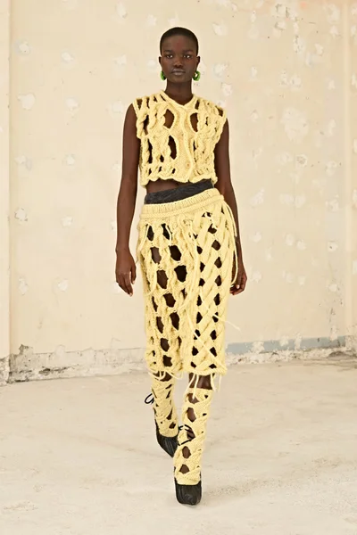 Look 27